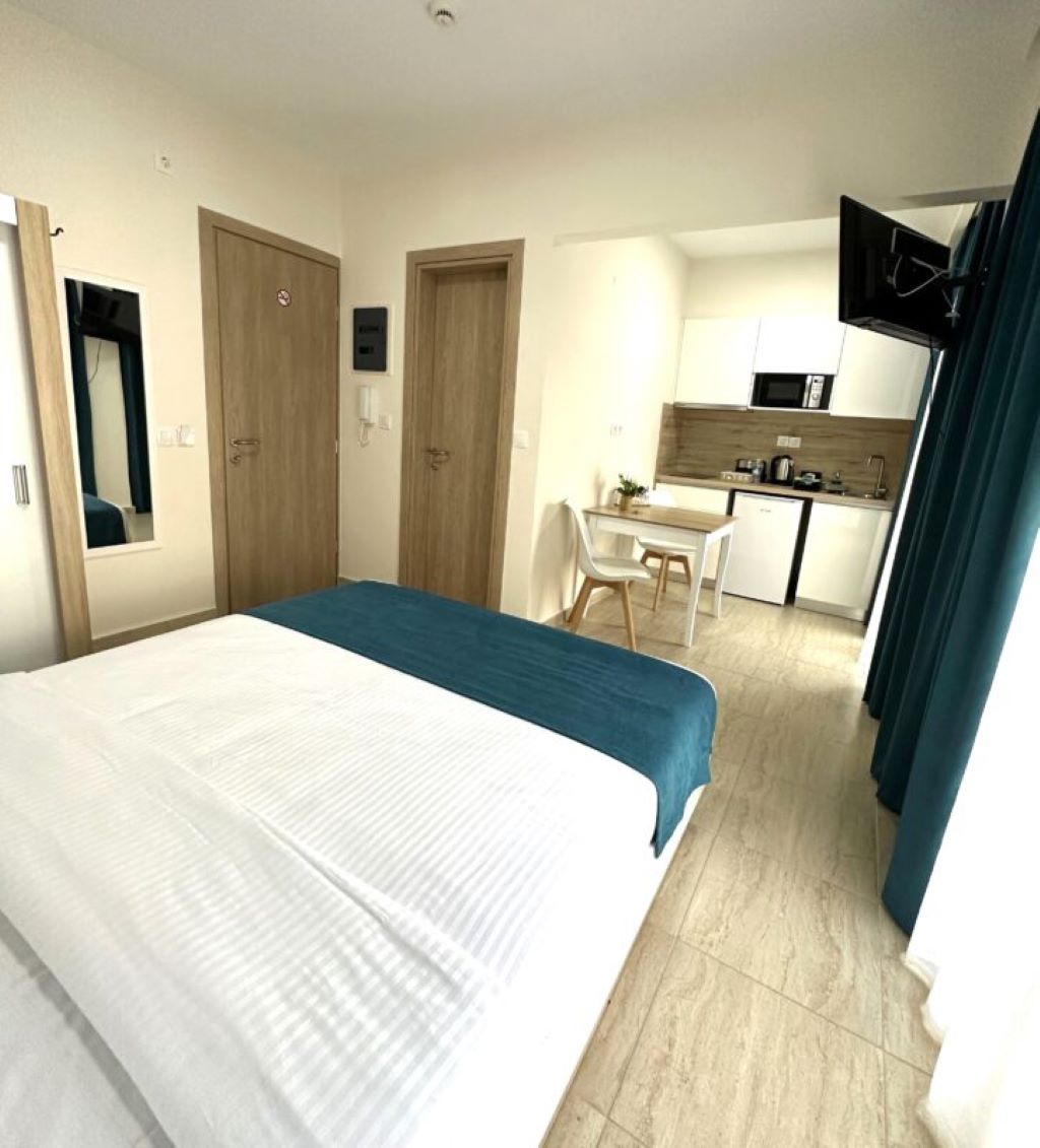 Apartment Navarino-Deluxe Double soba.jpg