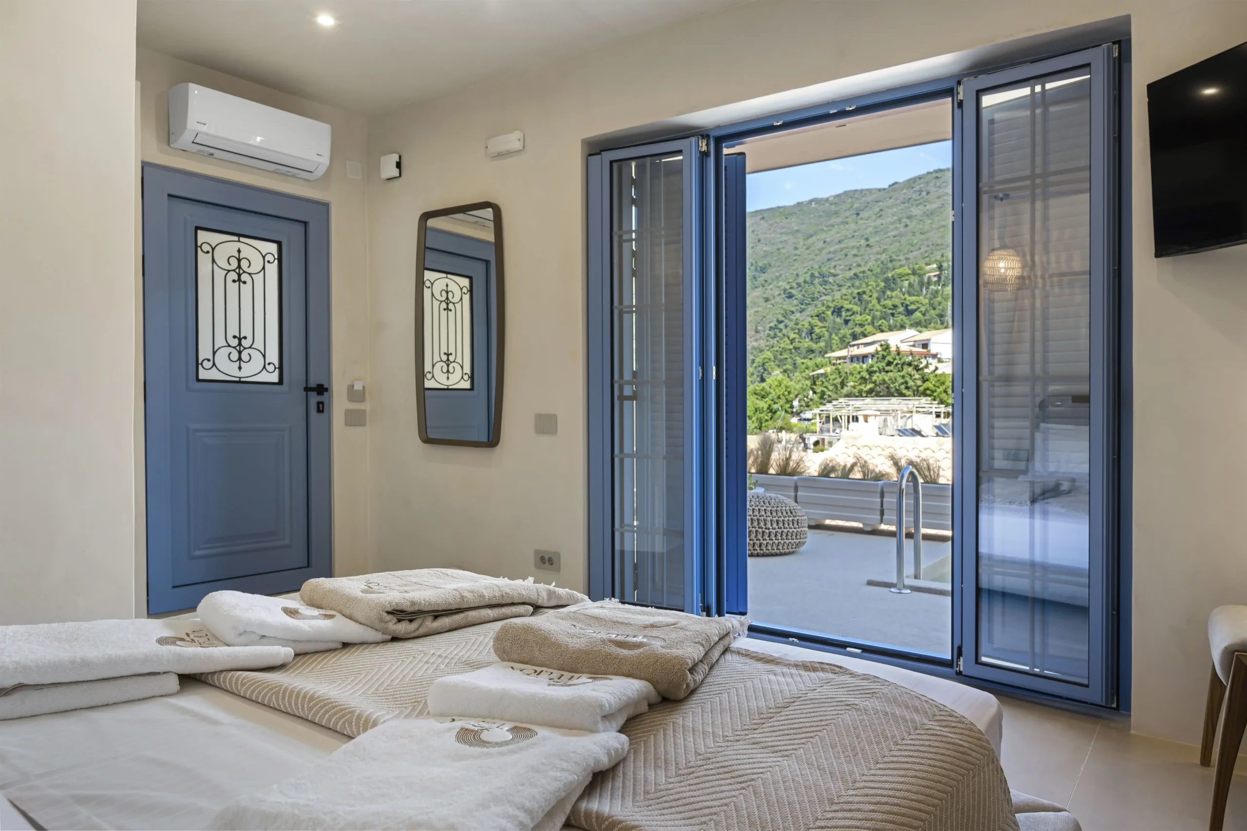 Tellion Suites-Honeymoon suite.jpg