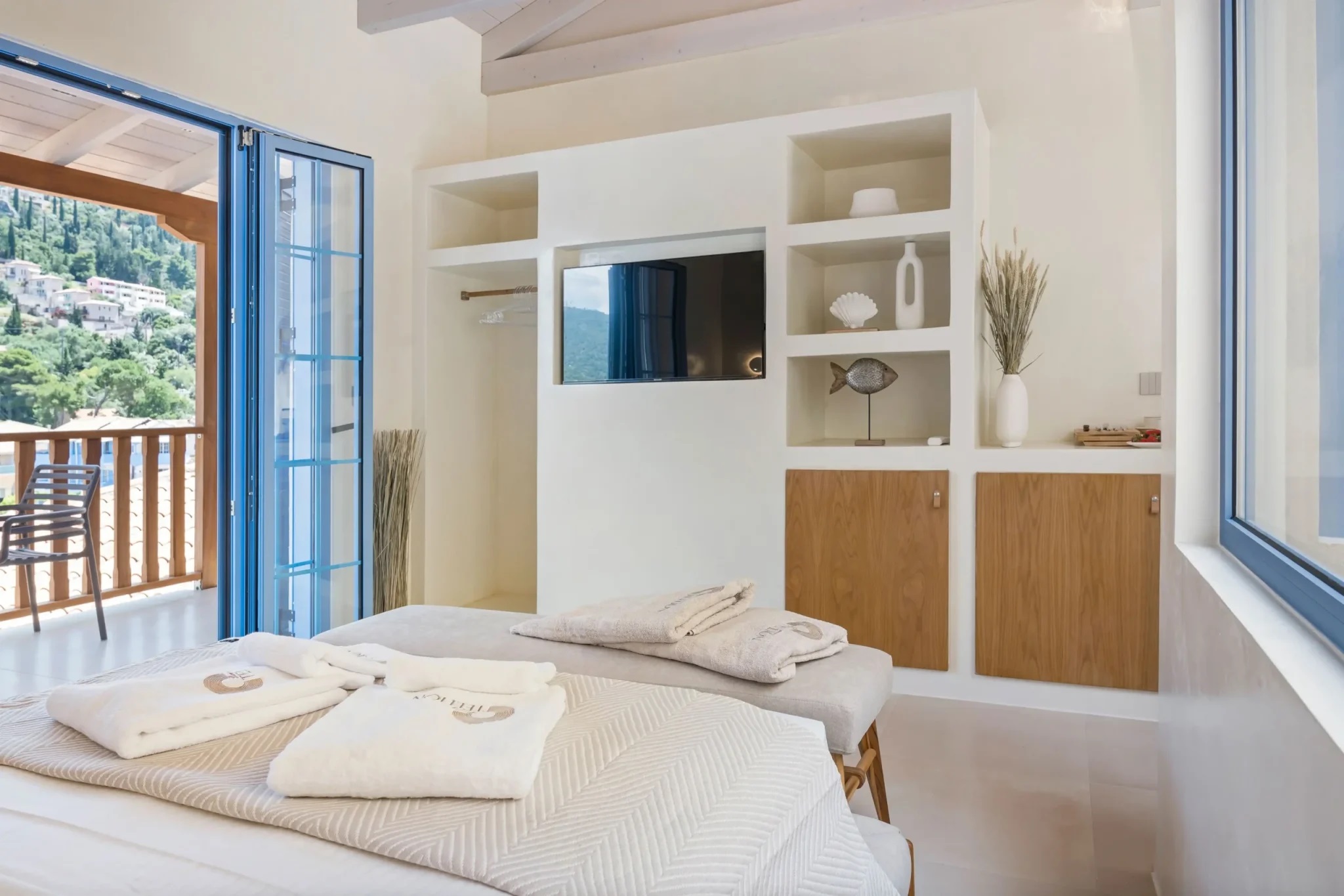 Tellion Suites-Master suite.jpg
