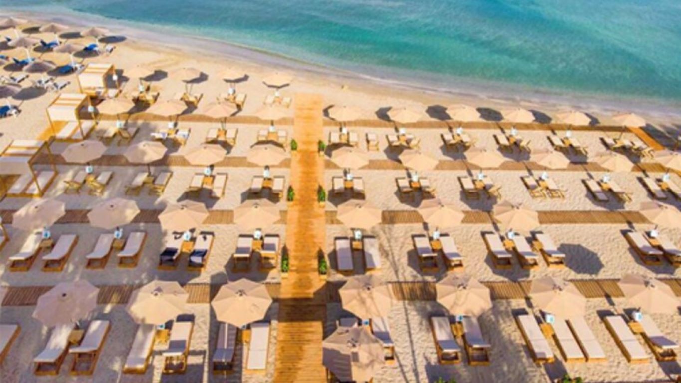 Paradise Zeus Hotel-Plaza.jpg
