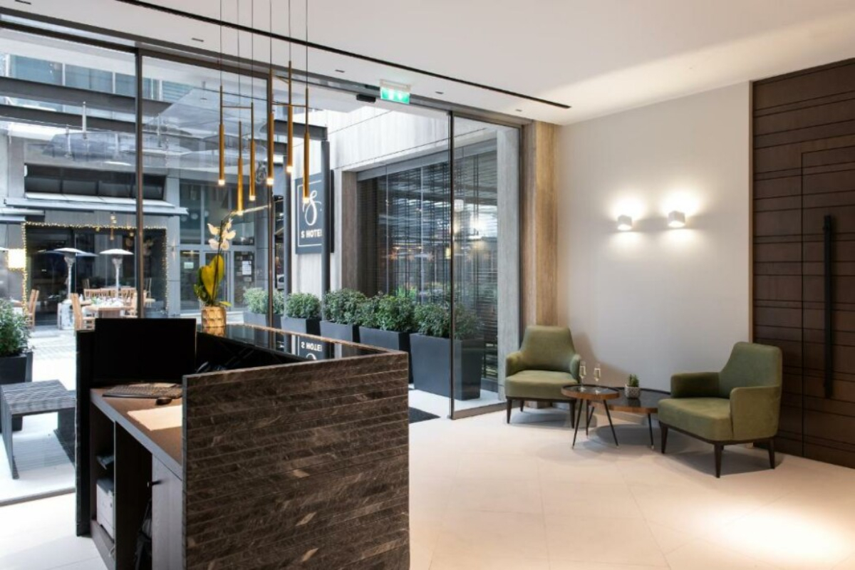 S Hotel Boutique recepcija.jpg