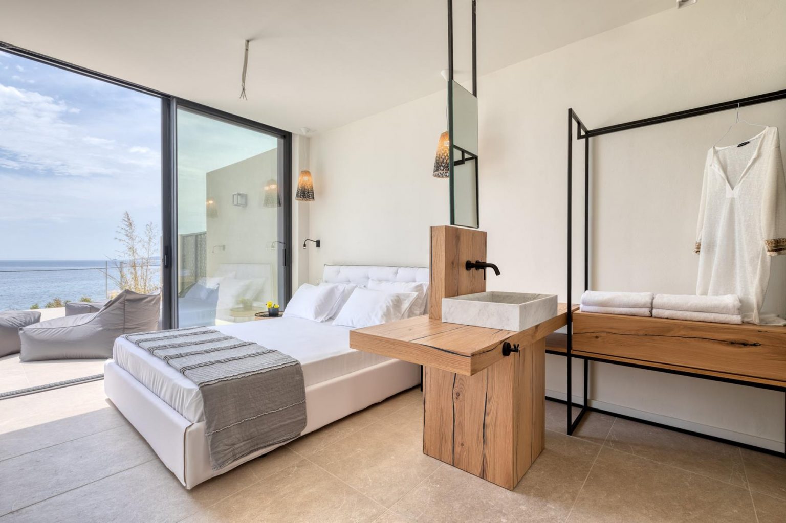 S Cave Villas Seaside Karystos beta vIlla spavaća soba