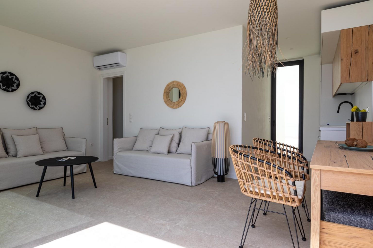 S Cave Villas Seaside Karystos beta vila dnevna soba