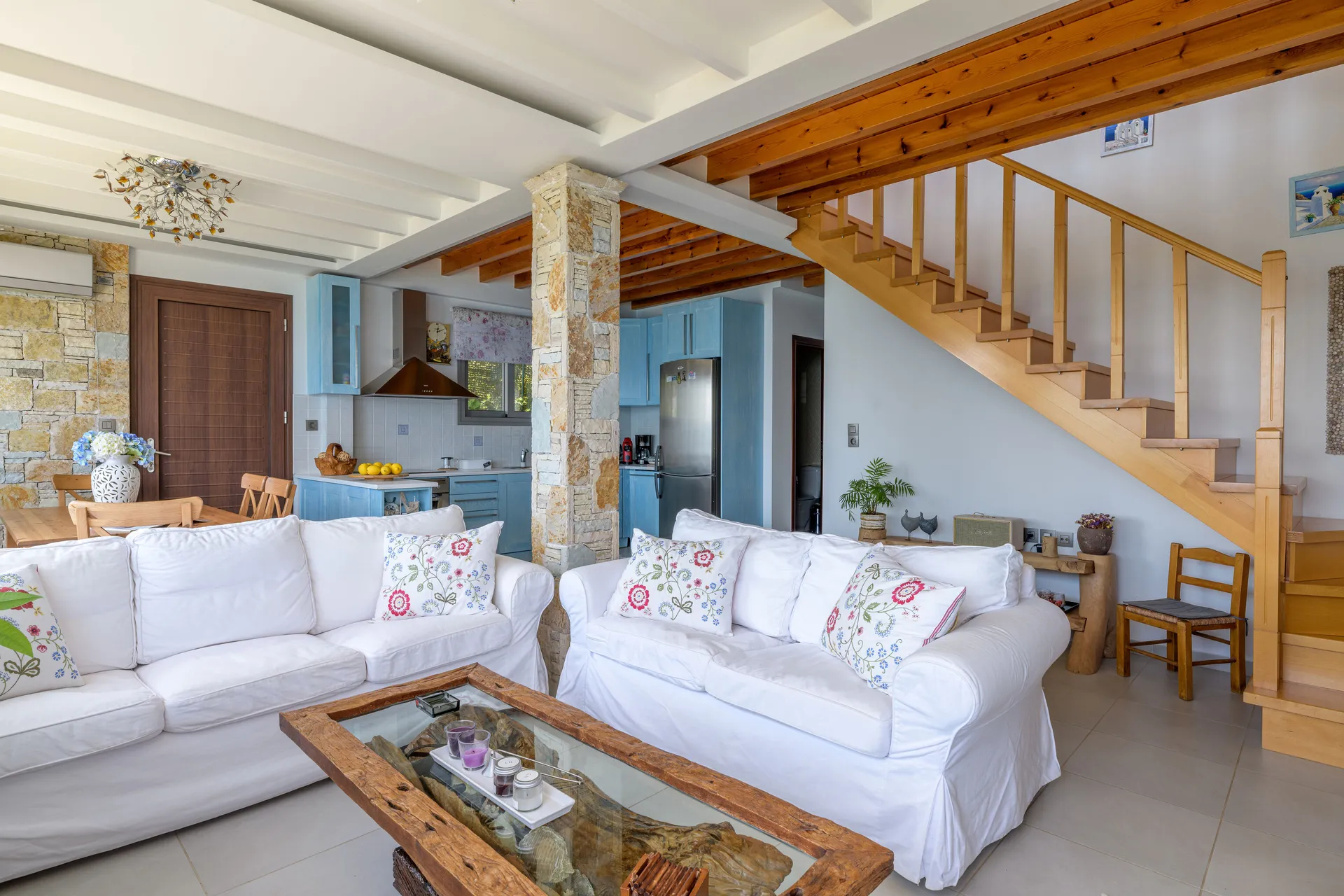 Crystal Beach Villa dnevni prostor.jpg