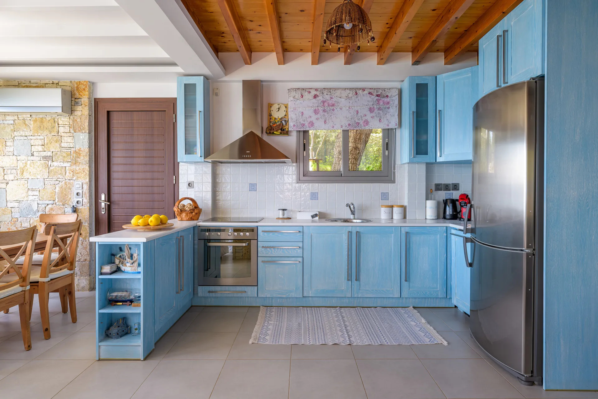 Crystal Beach Villa kuhinja.jpg