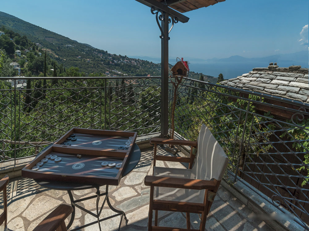 Stefani tis Makrinas vila erofili balkon
