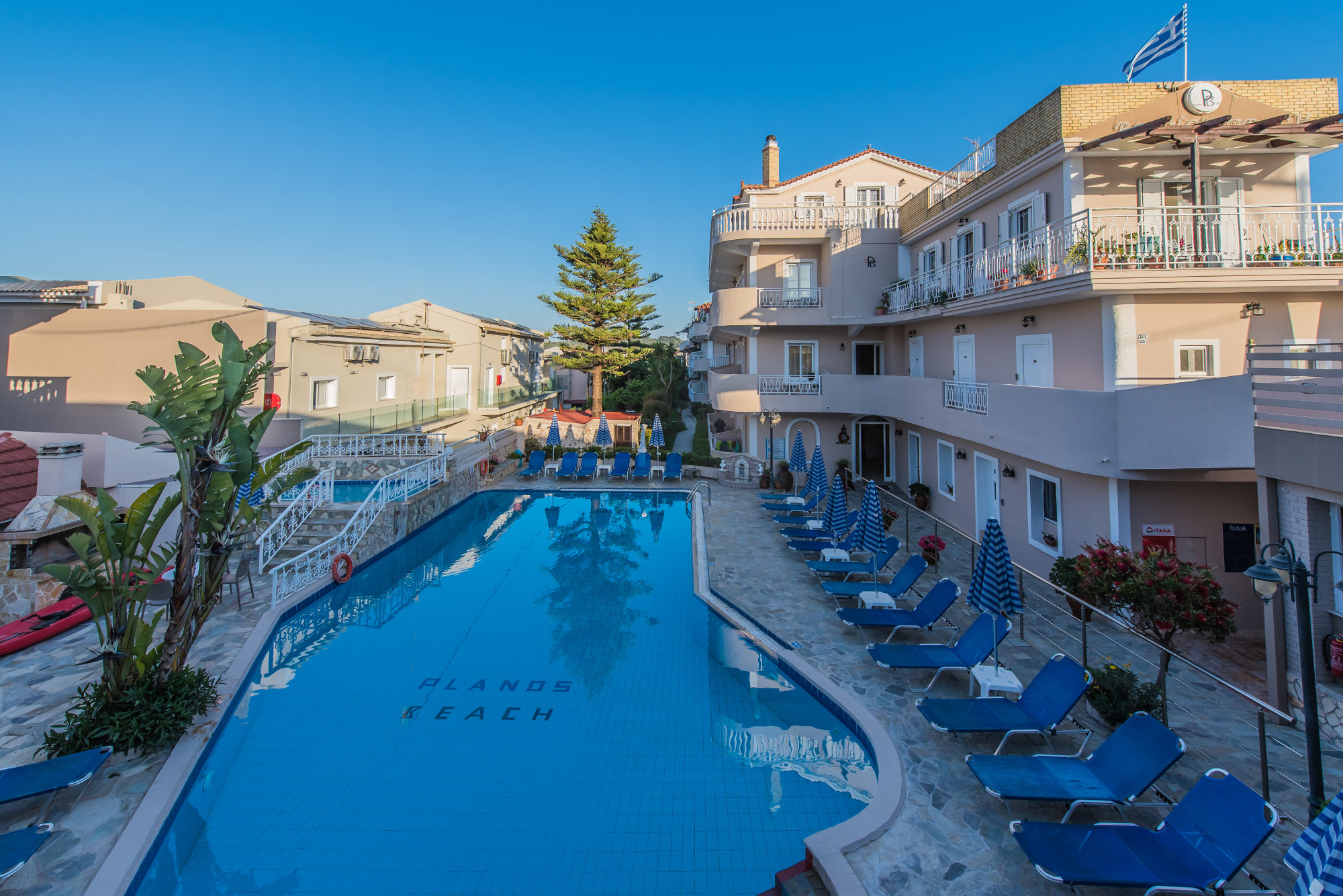 Planos Beach Hotel bazan