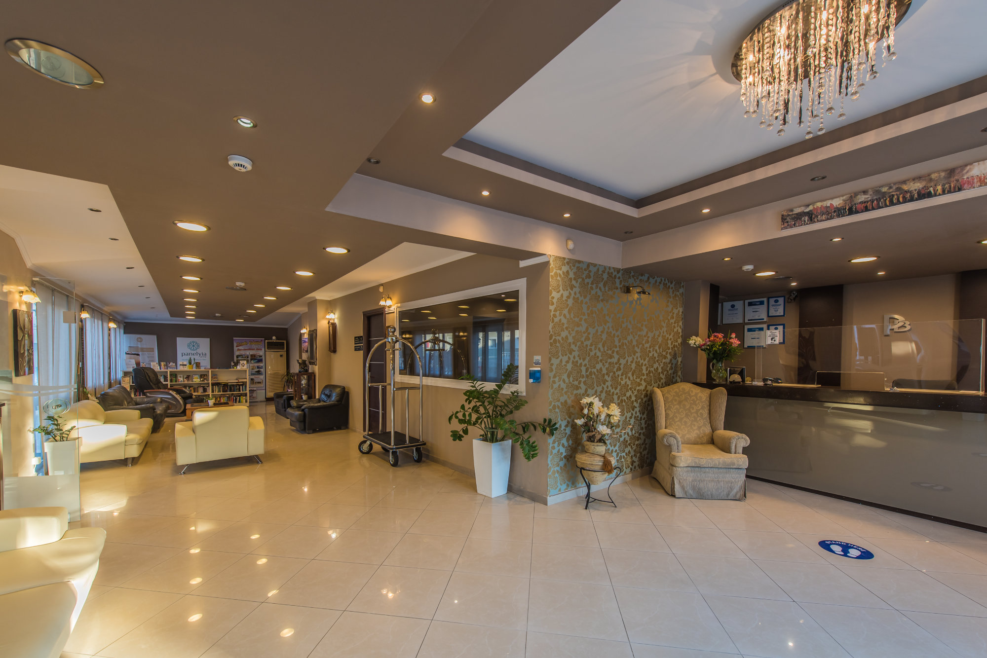 Planos Beach Hotel recepcija