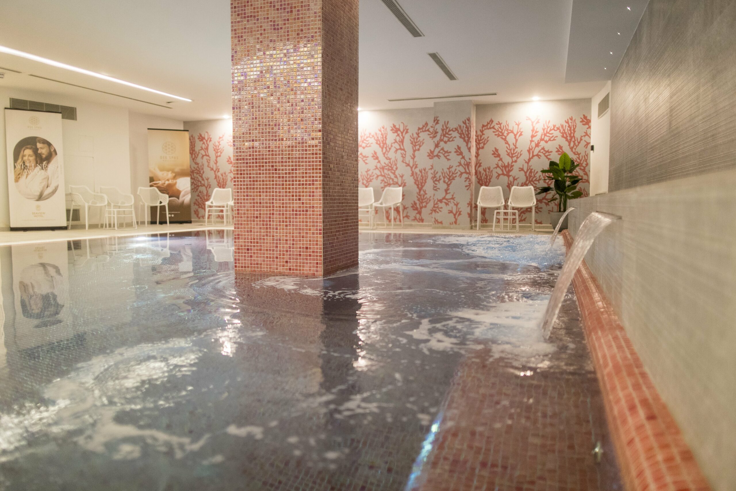 SeaView Hotel-Unutrasnji bazen.jpg