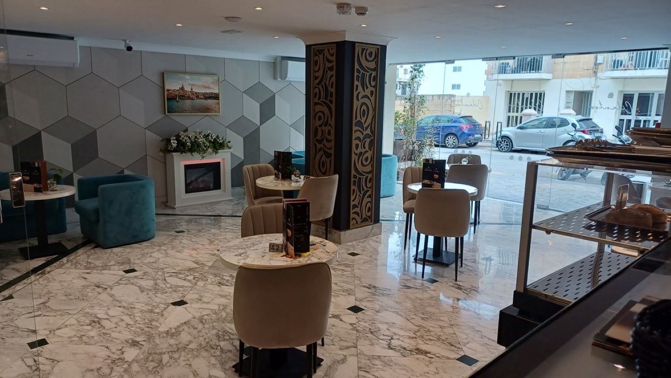 Hotel Soreda-Ulaz u hotel.jpg