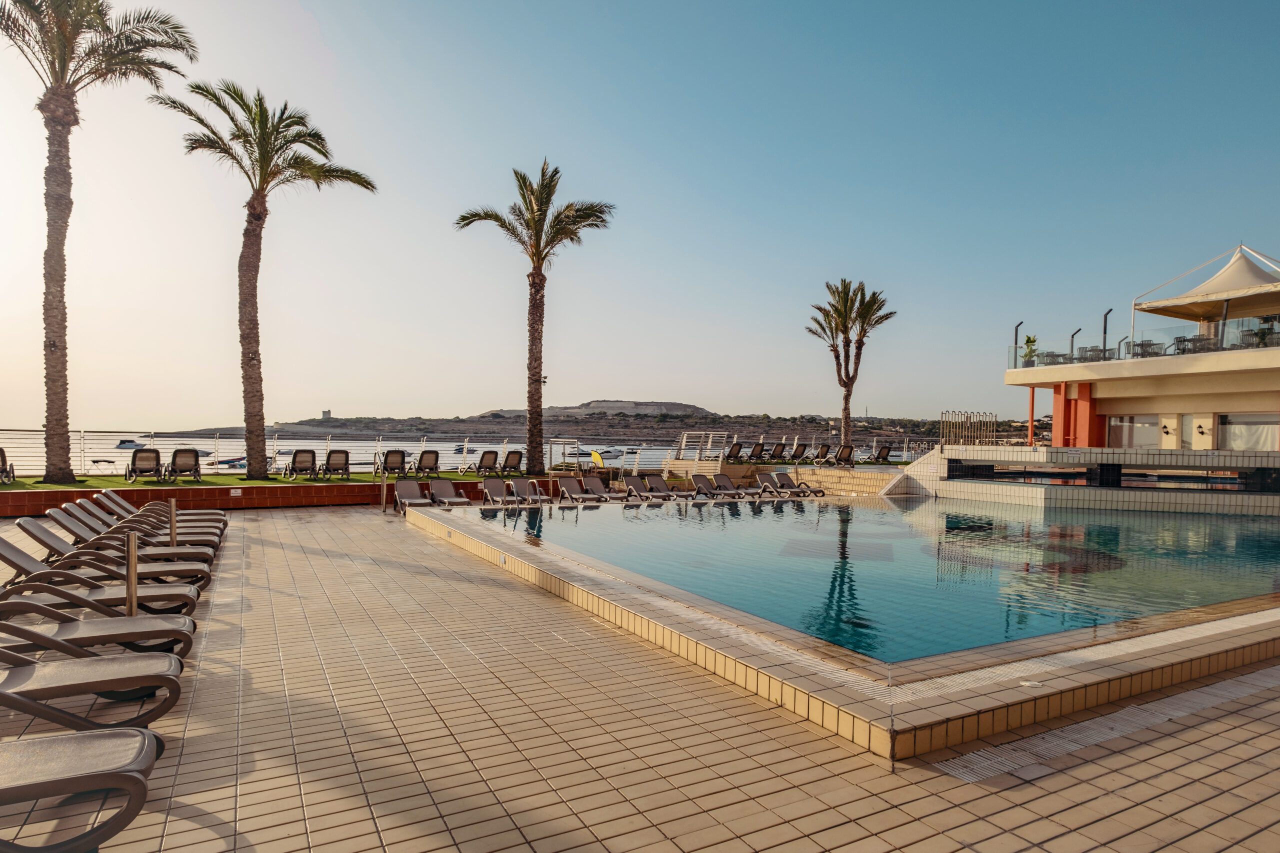Qawra Palace Resort & Spa-Bazen.jpg
