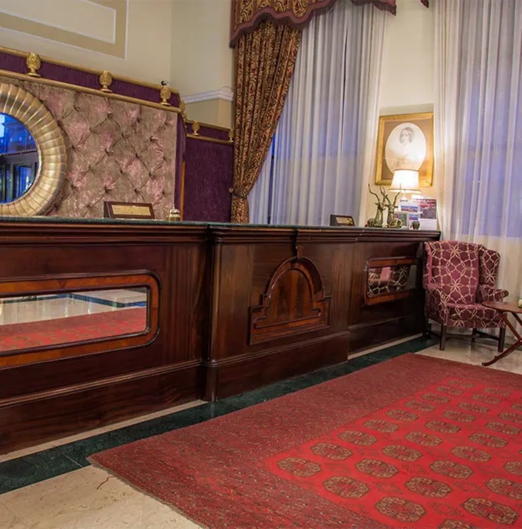 AX The Victoria-Recepcija.jpg
