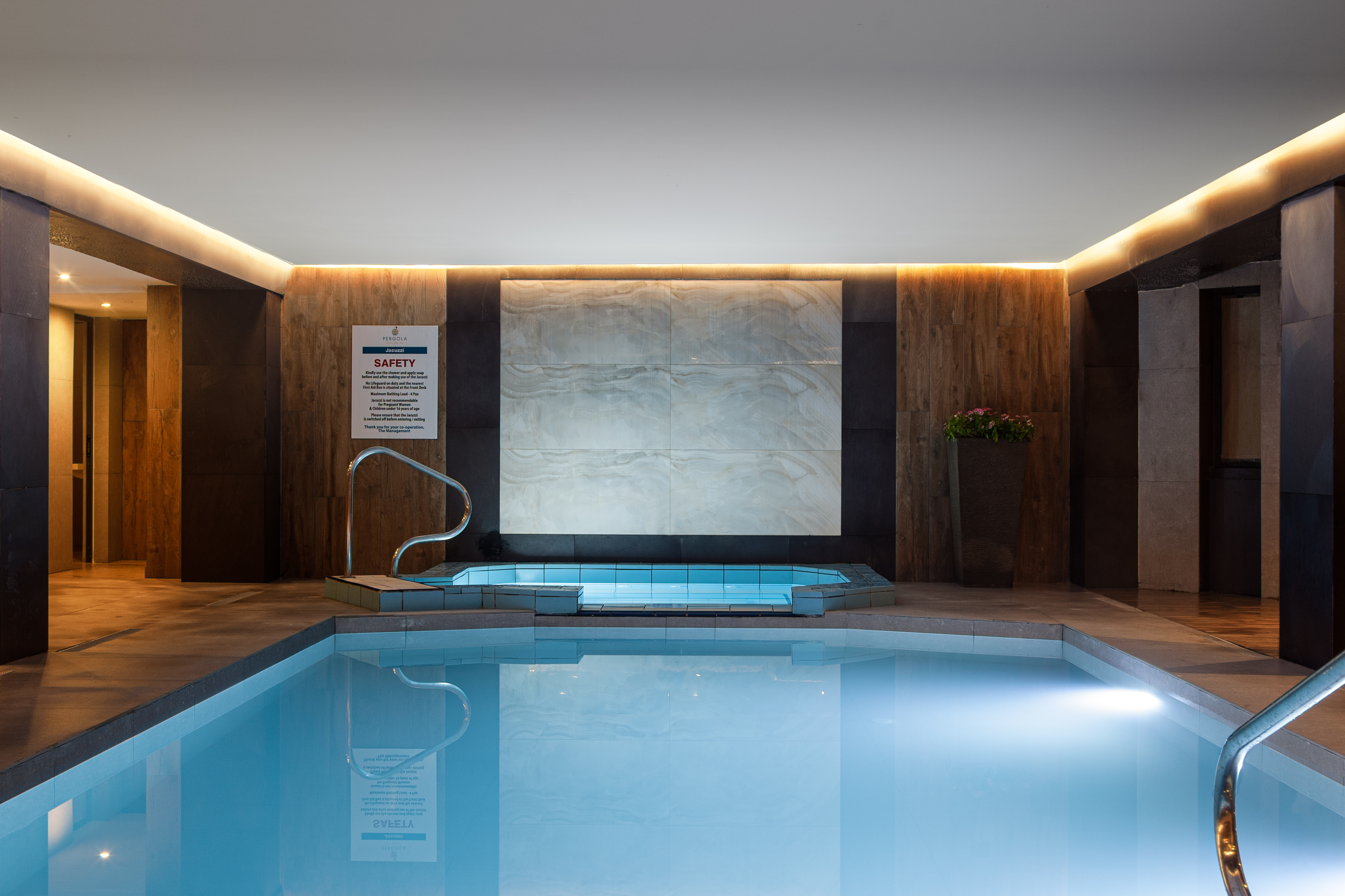 Pergola Hotel and Spa-Djakuzi.jpg