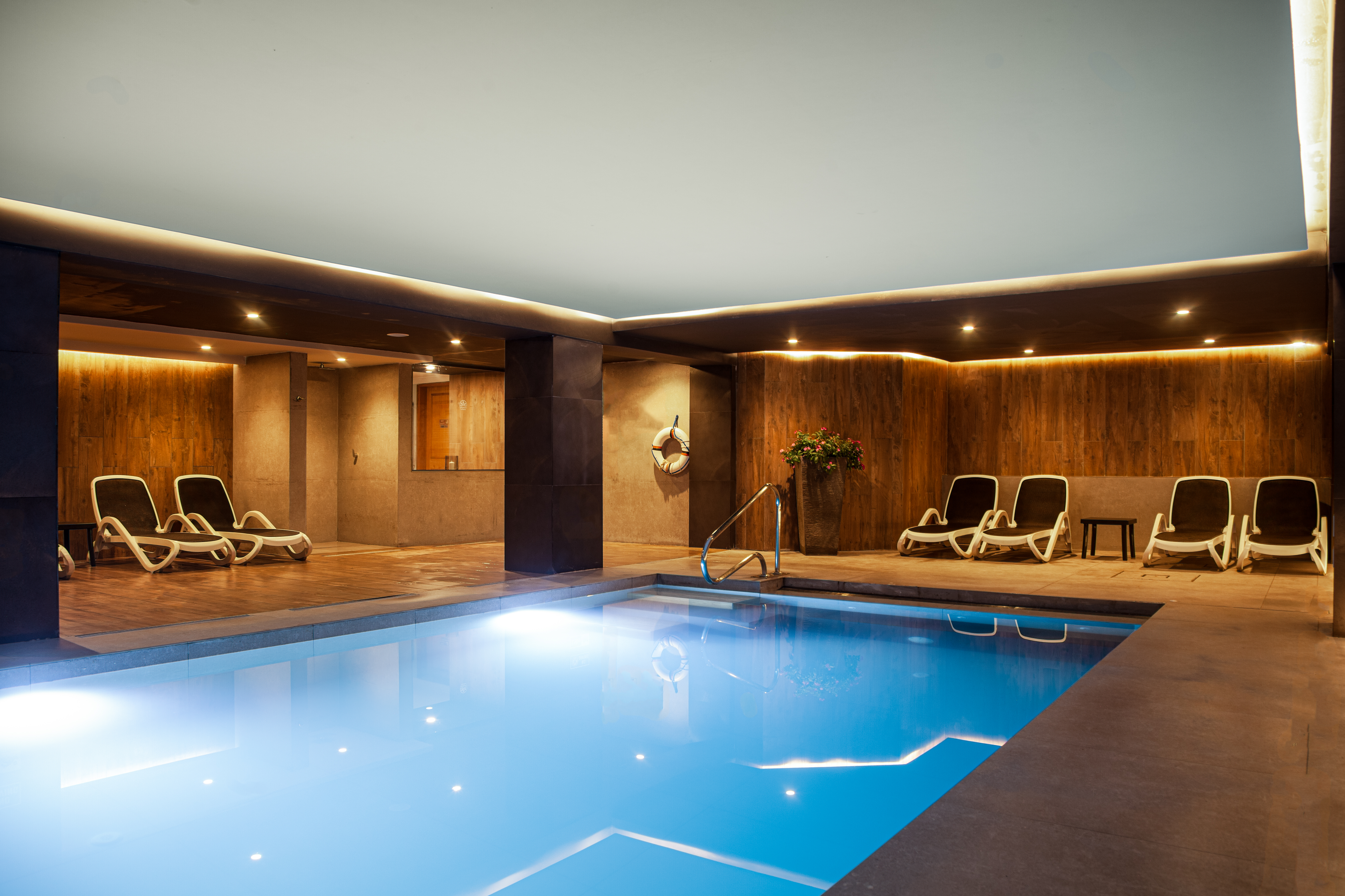 Pergola Hotel and Spa-Unutrasnji bazen.jpg