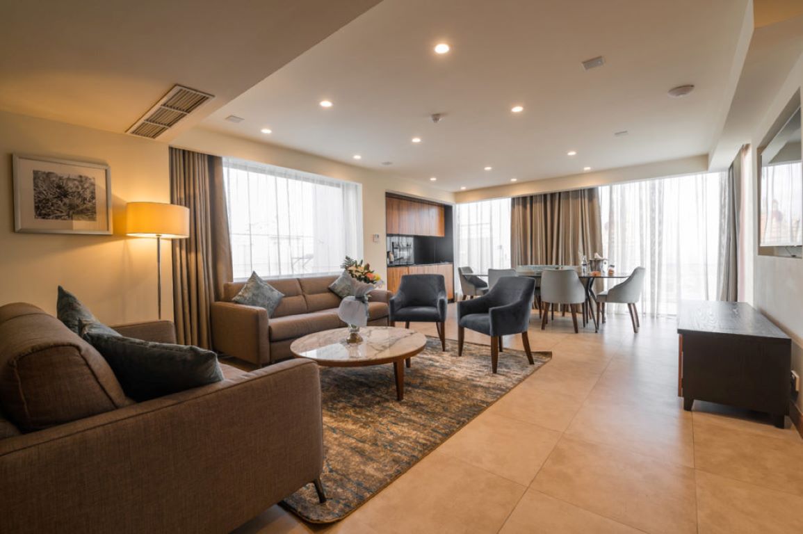 Maritim Antonine Hotel-Penthouse suite.jpg