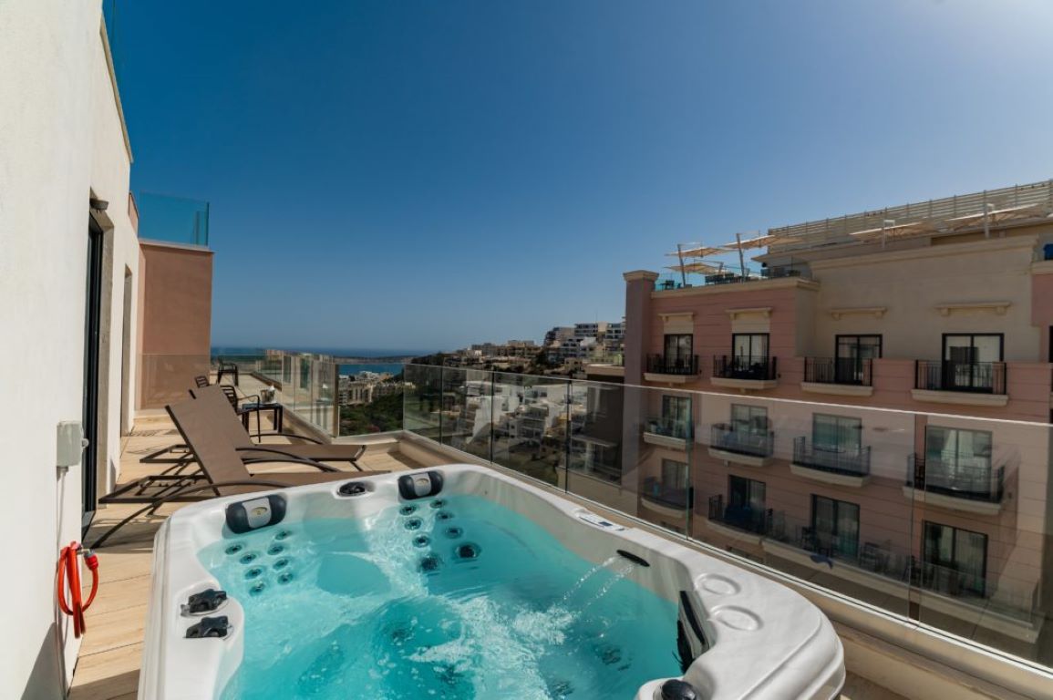 Maritim Antonine Hotel-Village soba.jpg