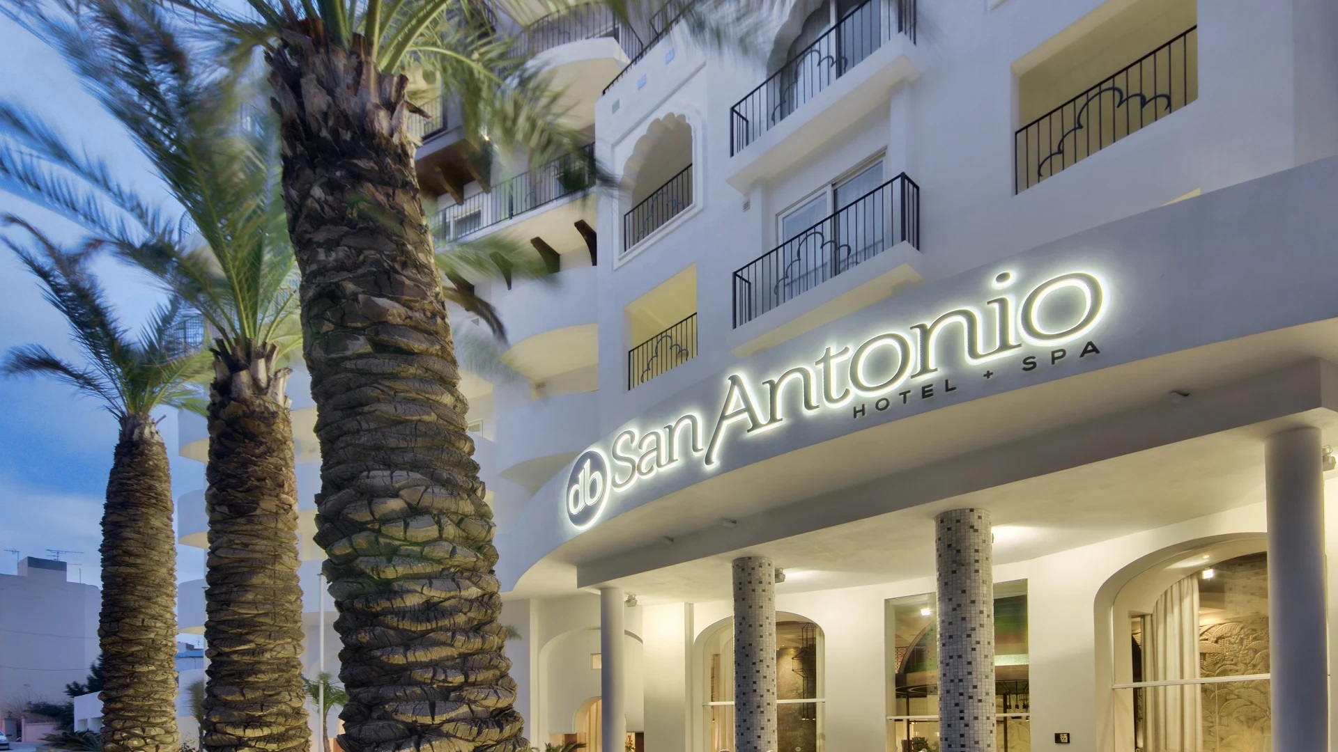 Db San Antonio Hotel and Spa-Ulaz u hotel.jpg