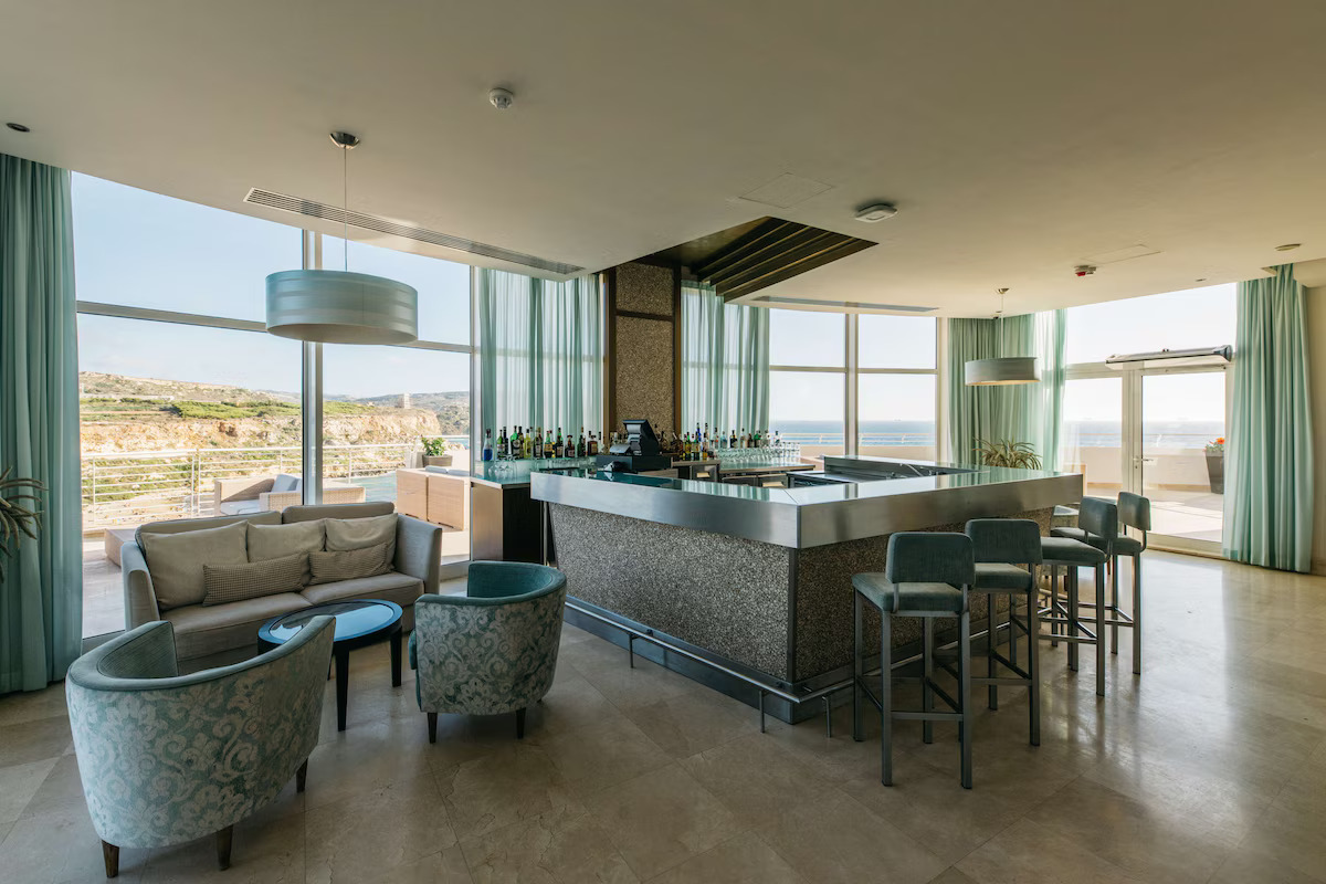 Radisson Blu Golden Sands Resort-Bar.jpg
