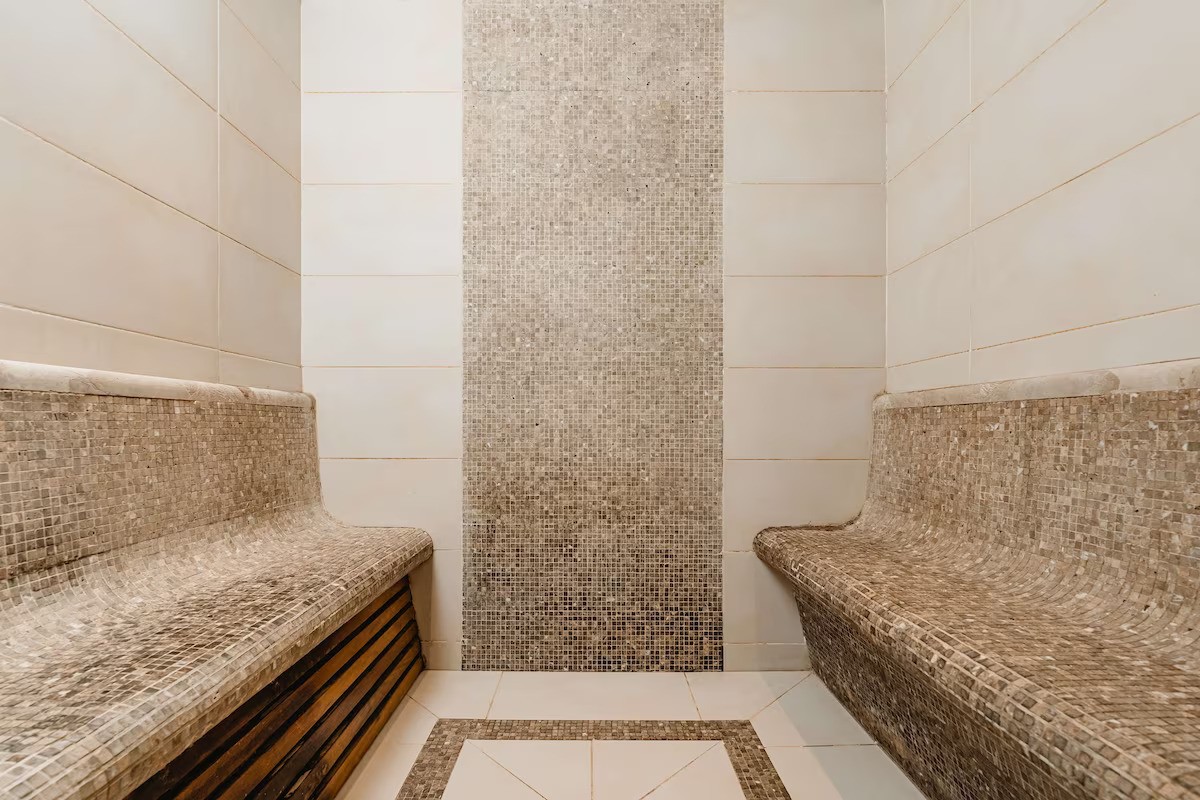 Radisson Blu Golden Sands Resort-Parno kupatilo.jpg