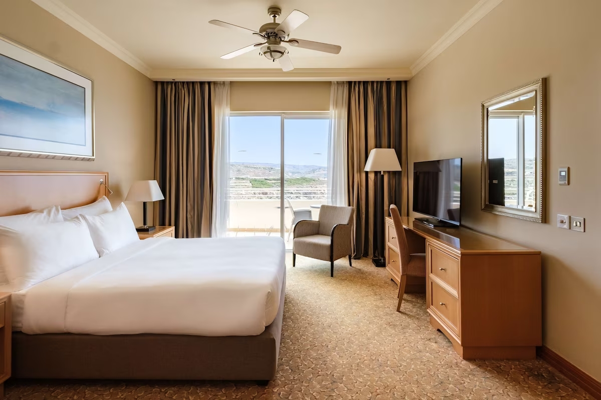 Radisson Blu Golden Sands Resort-Superior soba.jpg