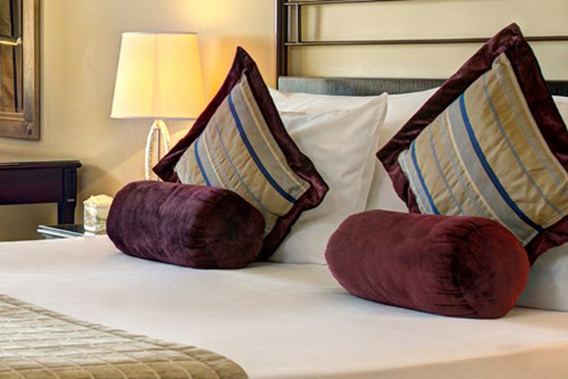 Corinthia St George's Bay-Executive soba pogled more.jpg