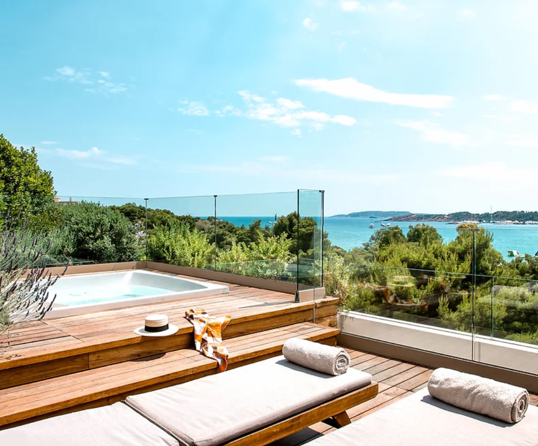 Somewhere Boutique Hotel Vouliagmeni terasa sa đakuzijem