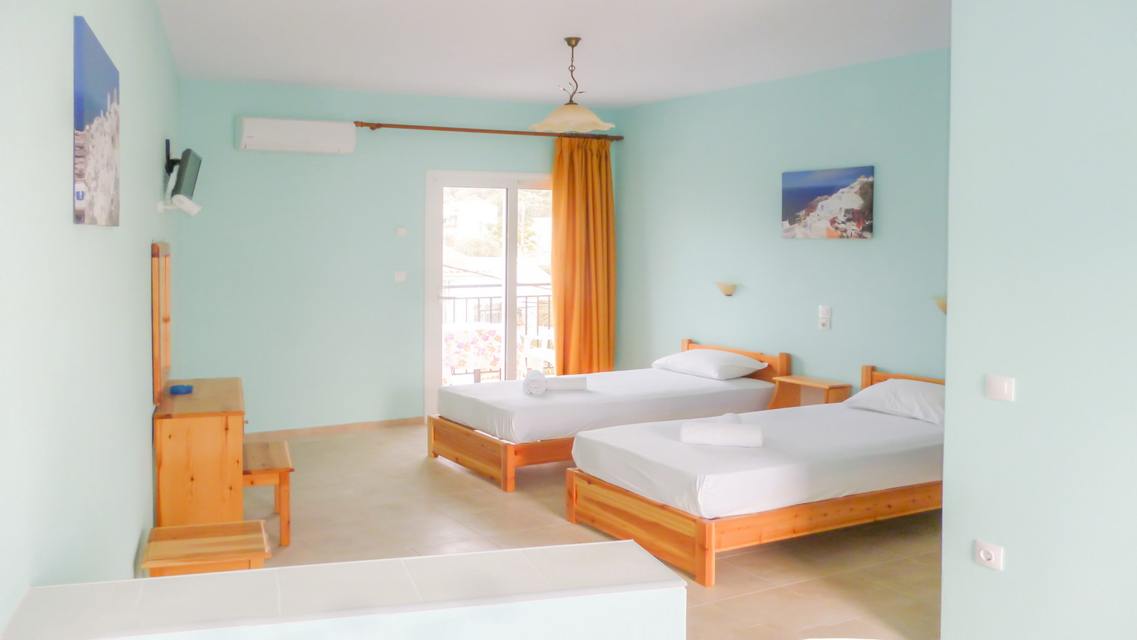 Alexandros Guest House dvokrevetna spavaća soba