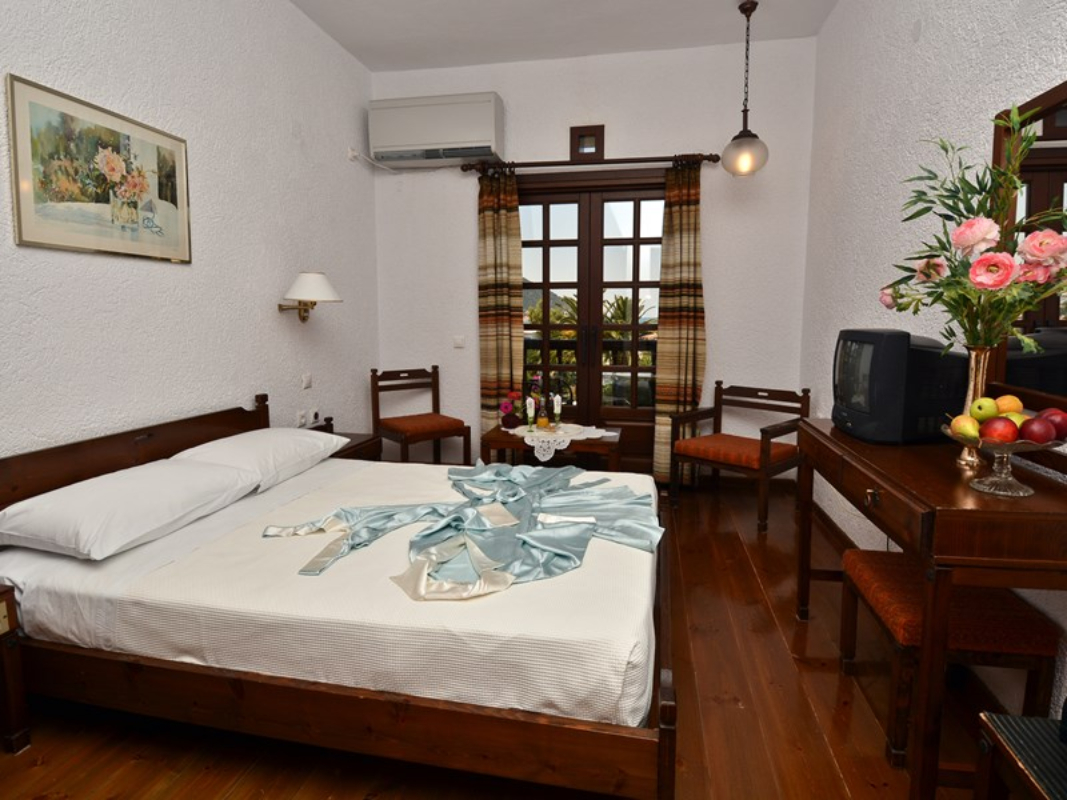 Hotel Prince Stafilos dvokrevetna spavaća soba
