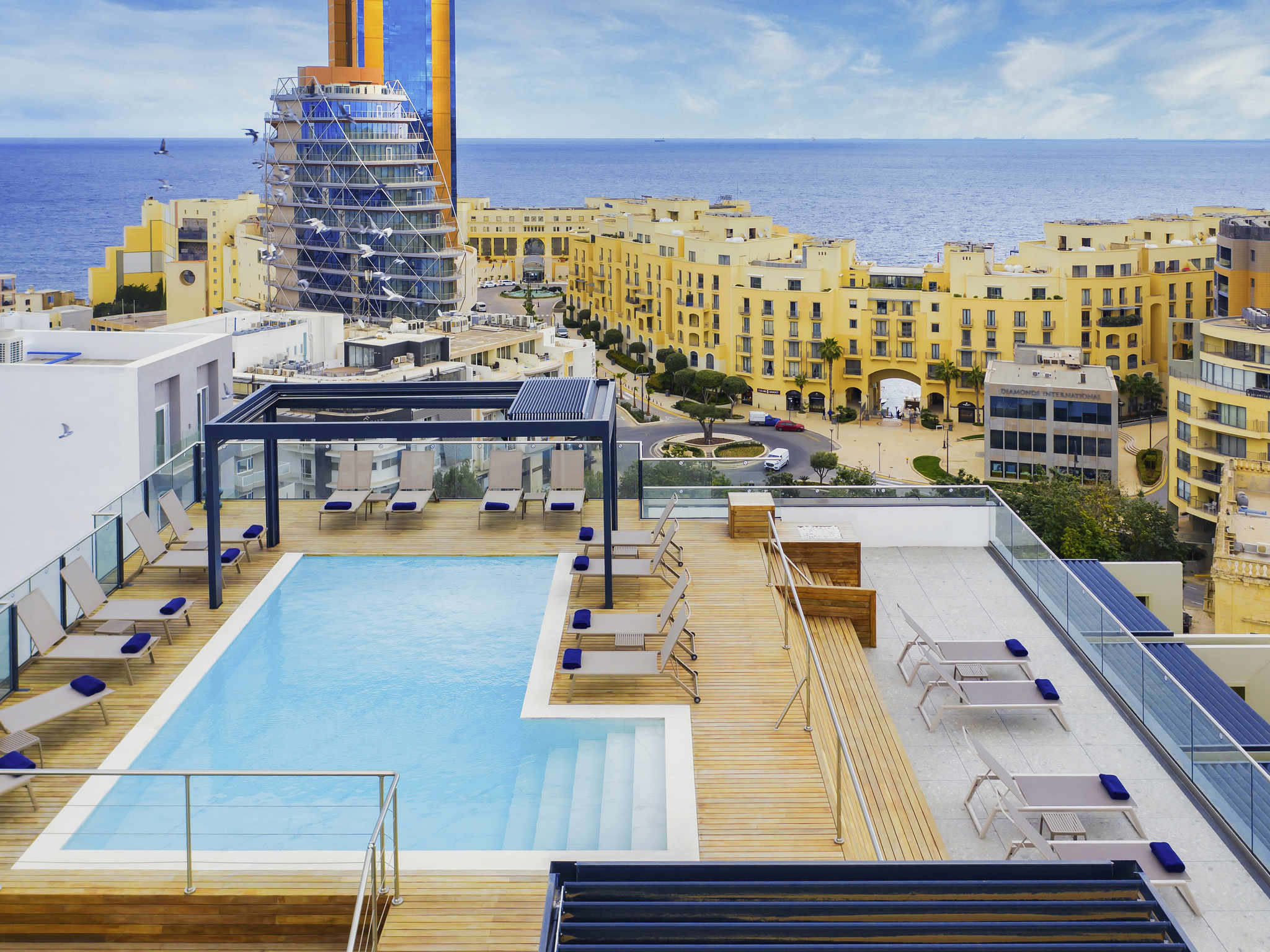 Mercure Hotel St Julian's-Bazen.jpg