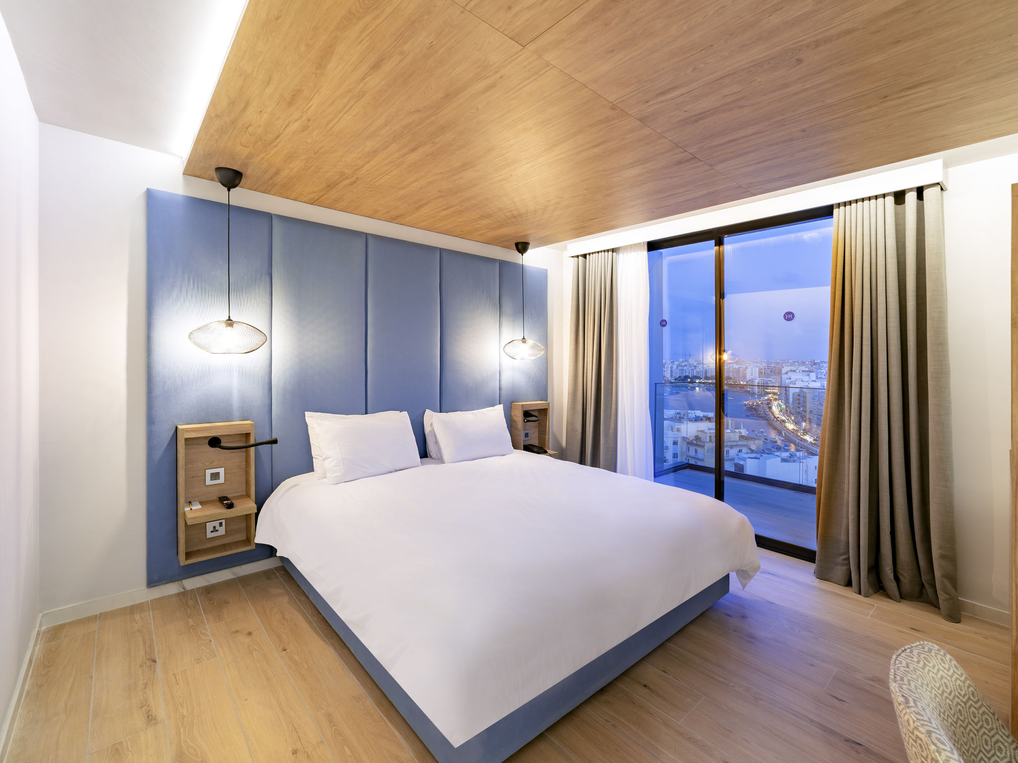 Mercure Hotel St Julian's-Deluxe soba.jpg