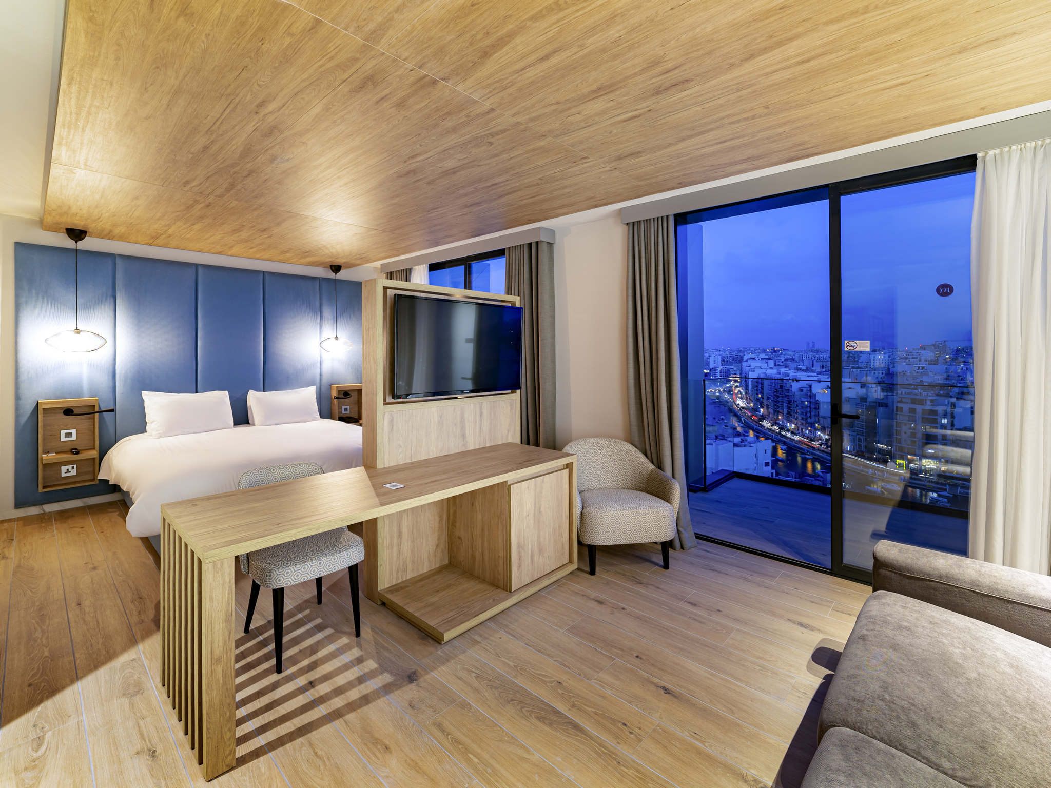 Mercure Hotel St Julian's-Junior suite.jpg