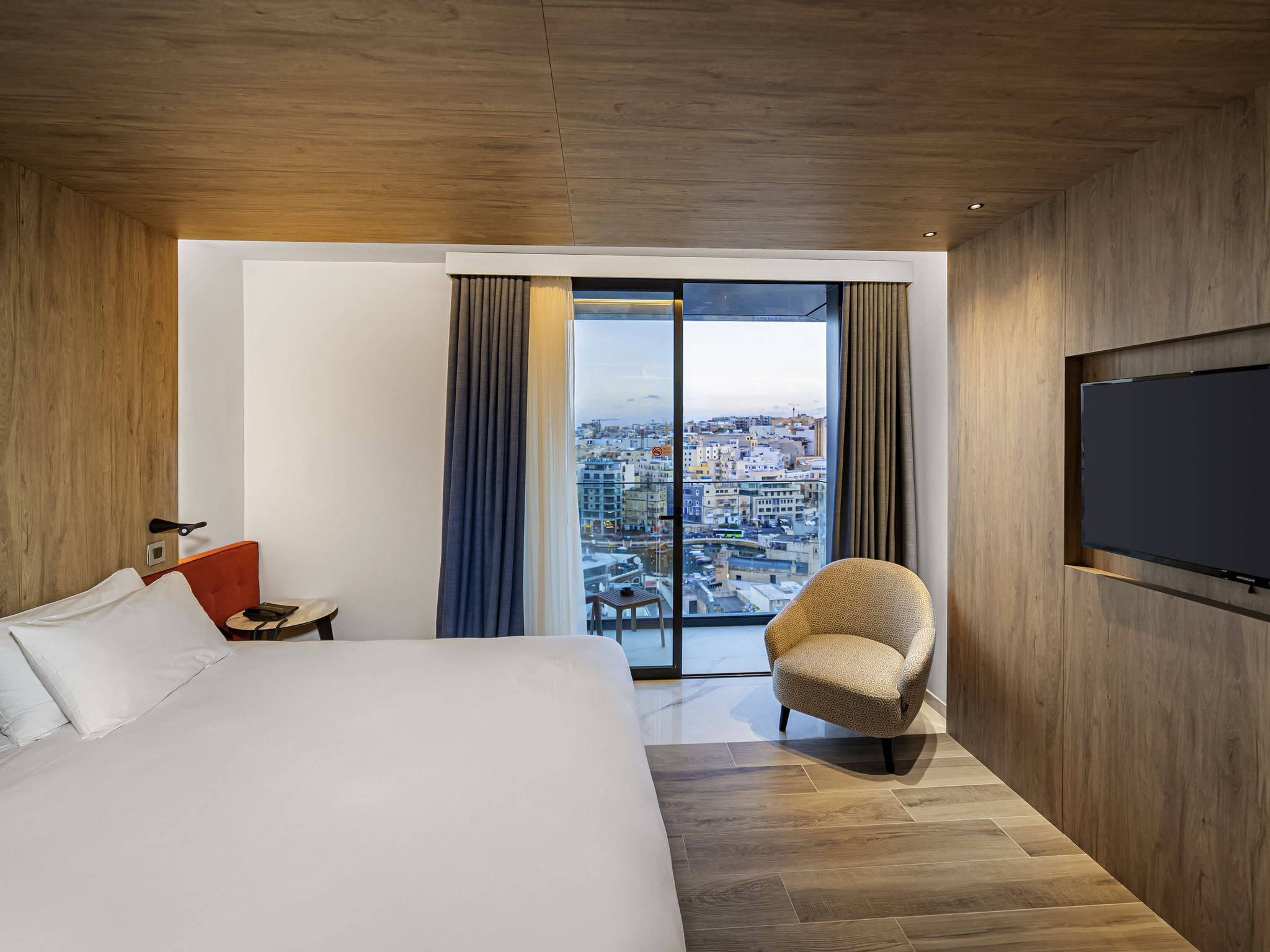 Mercure Hotel St Julian's-Superior soba balkon.jpg