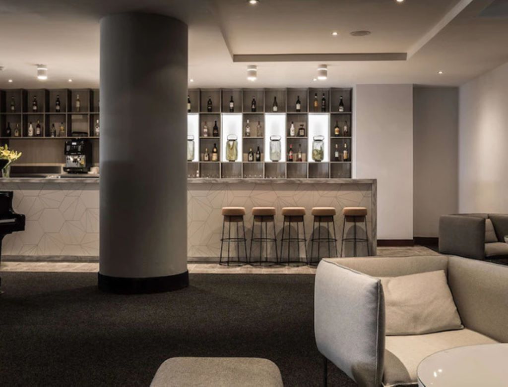 Radisson Blu St Julian's Resort-Lobby bar.jpg