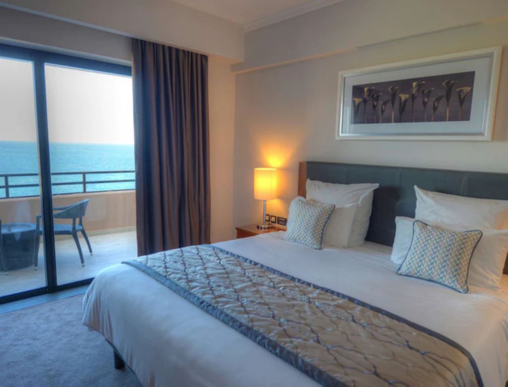 Radisson Blu St Julian's Resort-Premoum soba.jpg
