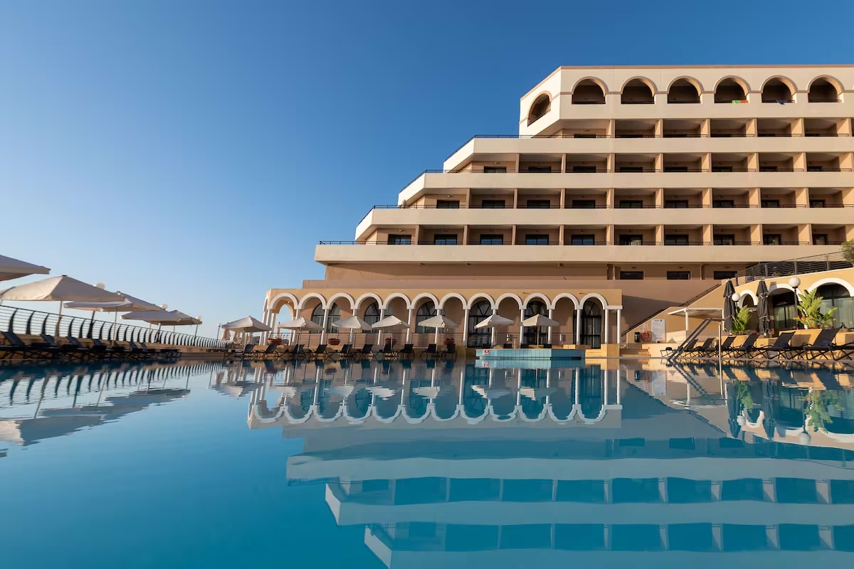 Radisson Blu St Julian's Resort-Spoljasnji bazen.jpg