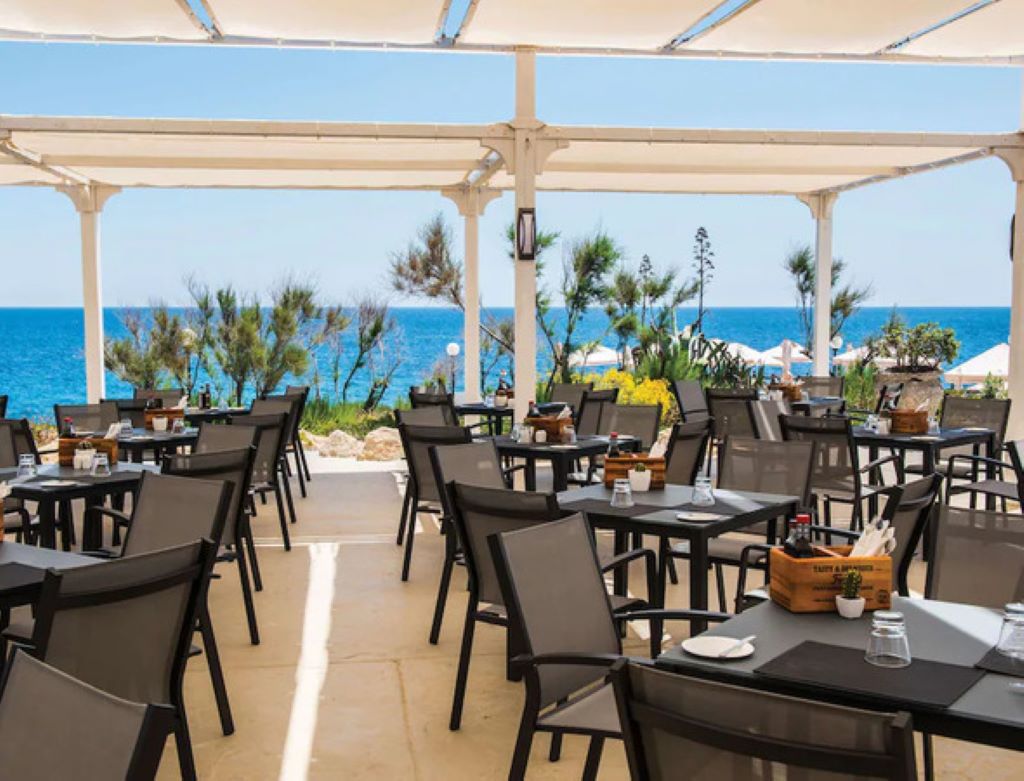 Radisson Blu St Julian's Resort-Terasa bara.jpg
