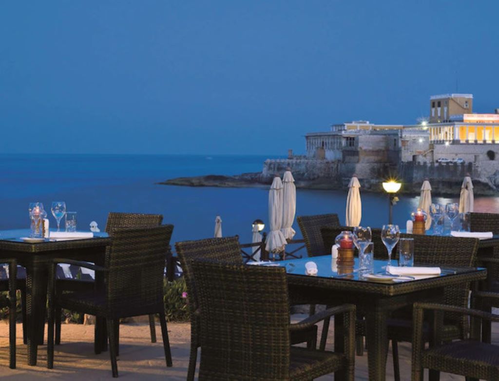 Radisson Blu St Julian's Resort-Terasa restorana.jpg
