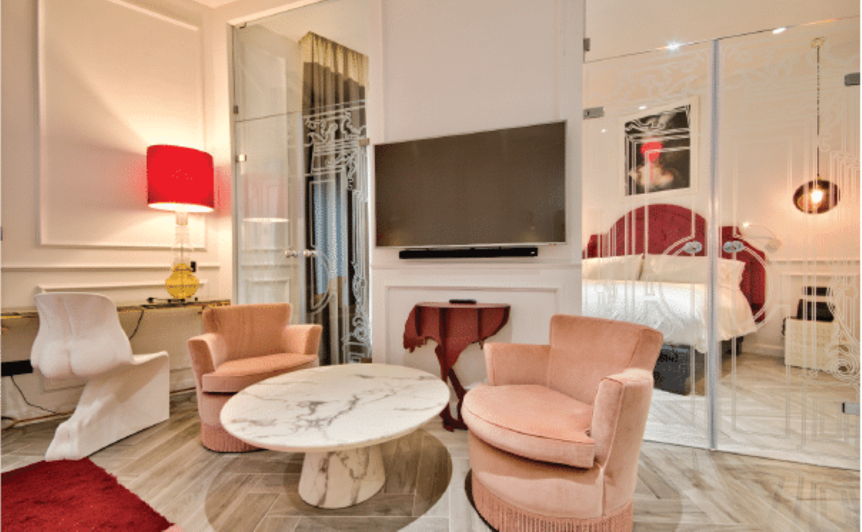 Holm Boutique and Spa-Deluxe suite.png