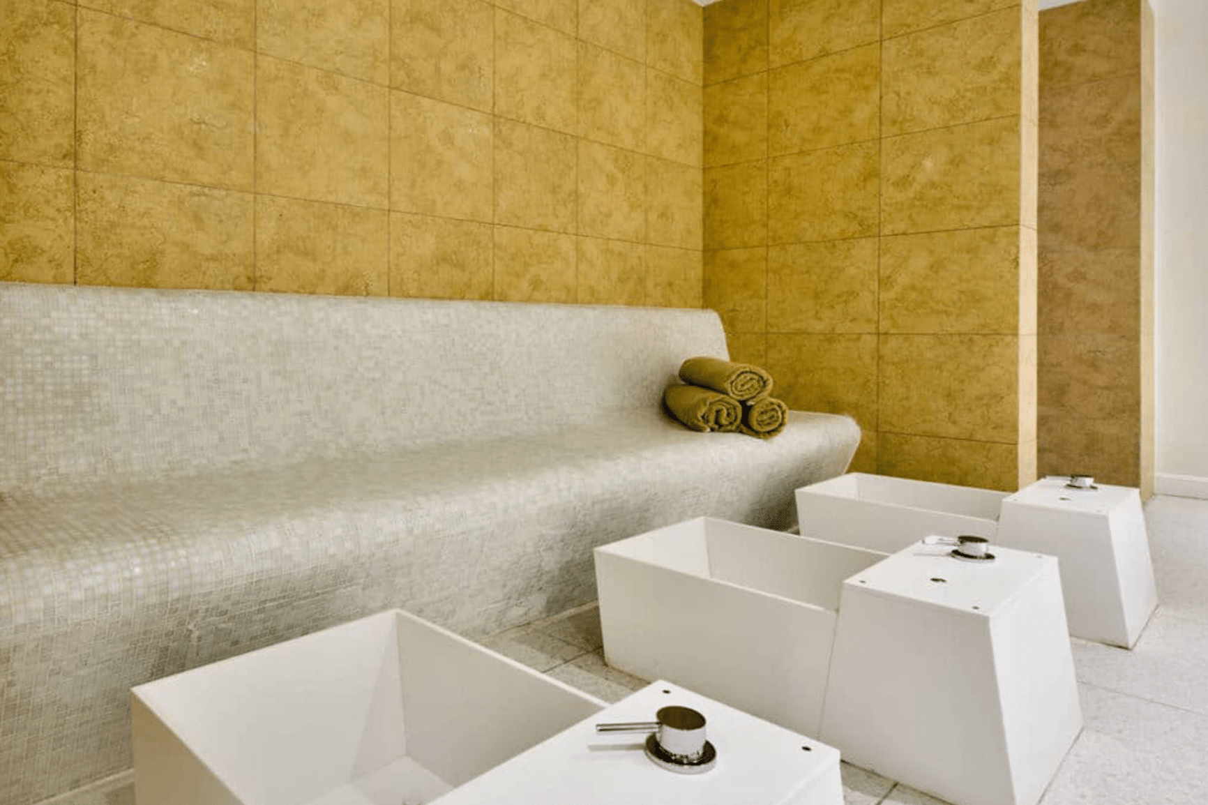 Holm Boutique and Spa-Parno kupatilo.png