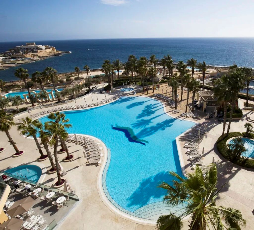 Hilton Malta-Bazen.jpg