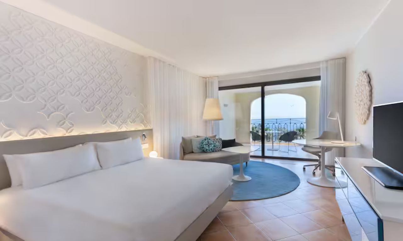 Hilton Malta-Deluxe soba.jpg