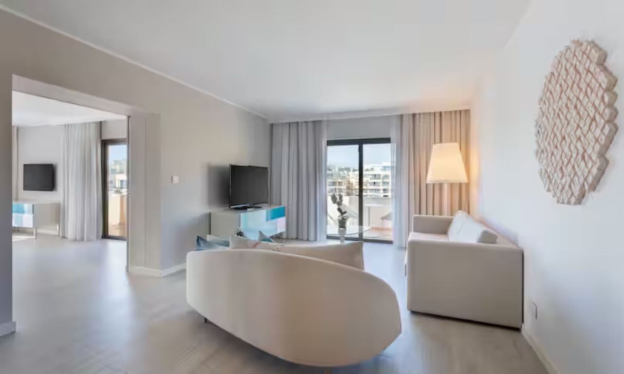 Hilton Malta-Panorama suite.jpg