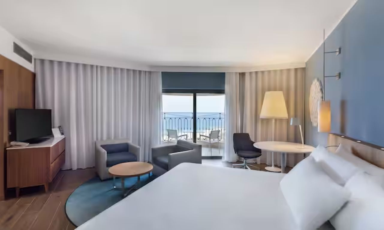 Hilton Malta-Relaxation suite.jpg