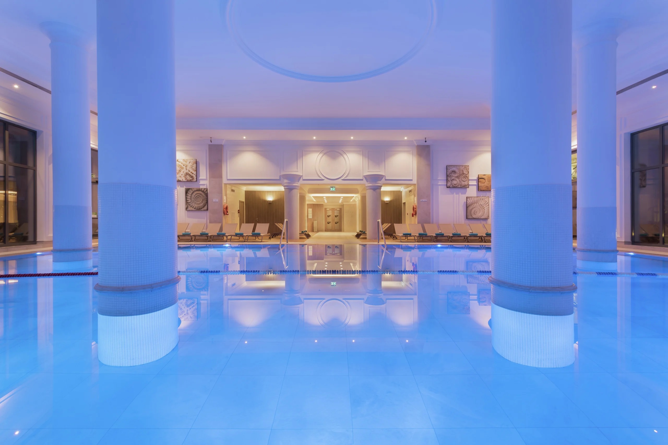 Hilton Malta-Unutrasnji bazen.jpg