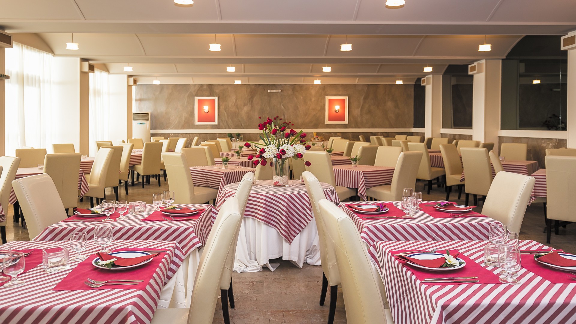 Hotel Oasis Krf restoran.jpg