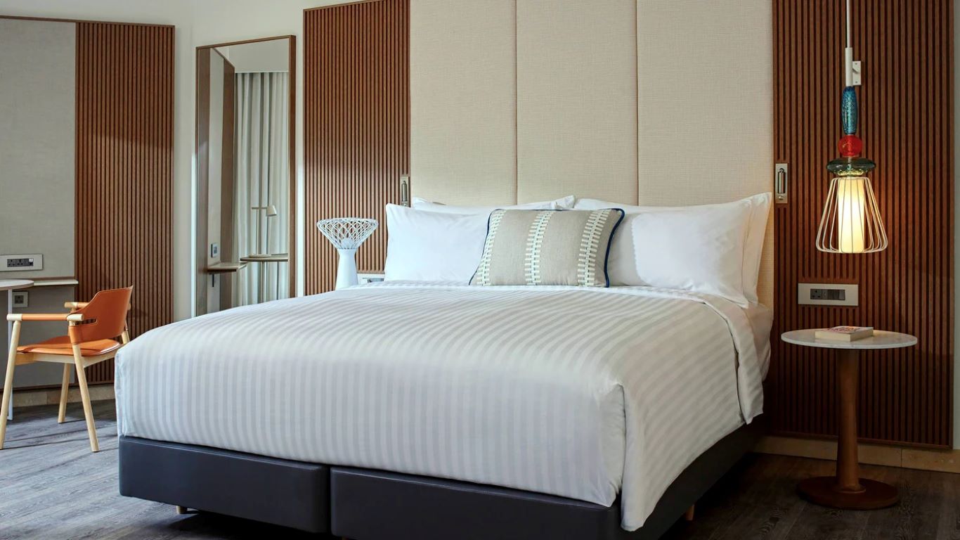 Malta Marriott Resort & Spa-Club soba.jpg
