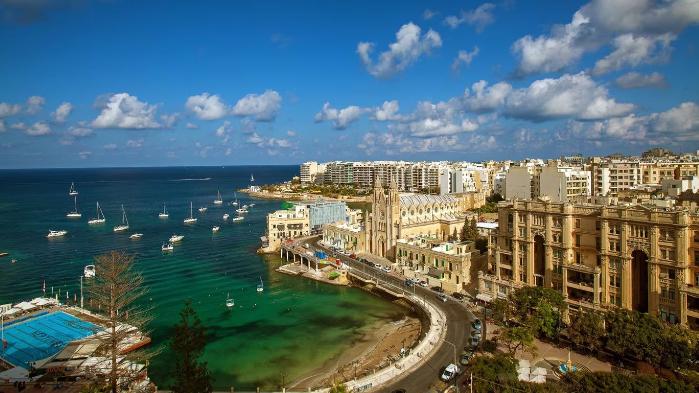 Malta Marriott Resort & Spa-Plaza.jpg