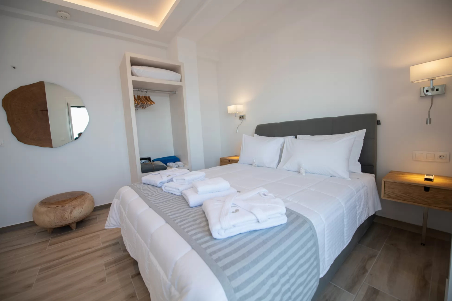 Flisvos Beachfront Apartments junior apartman