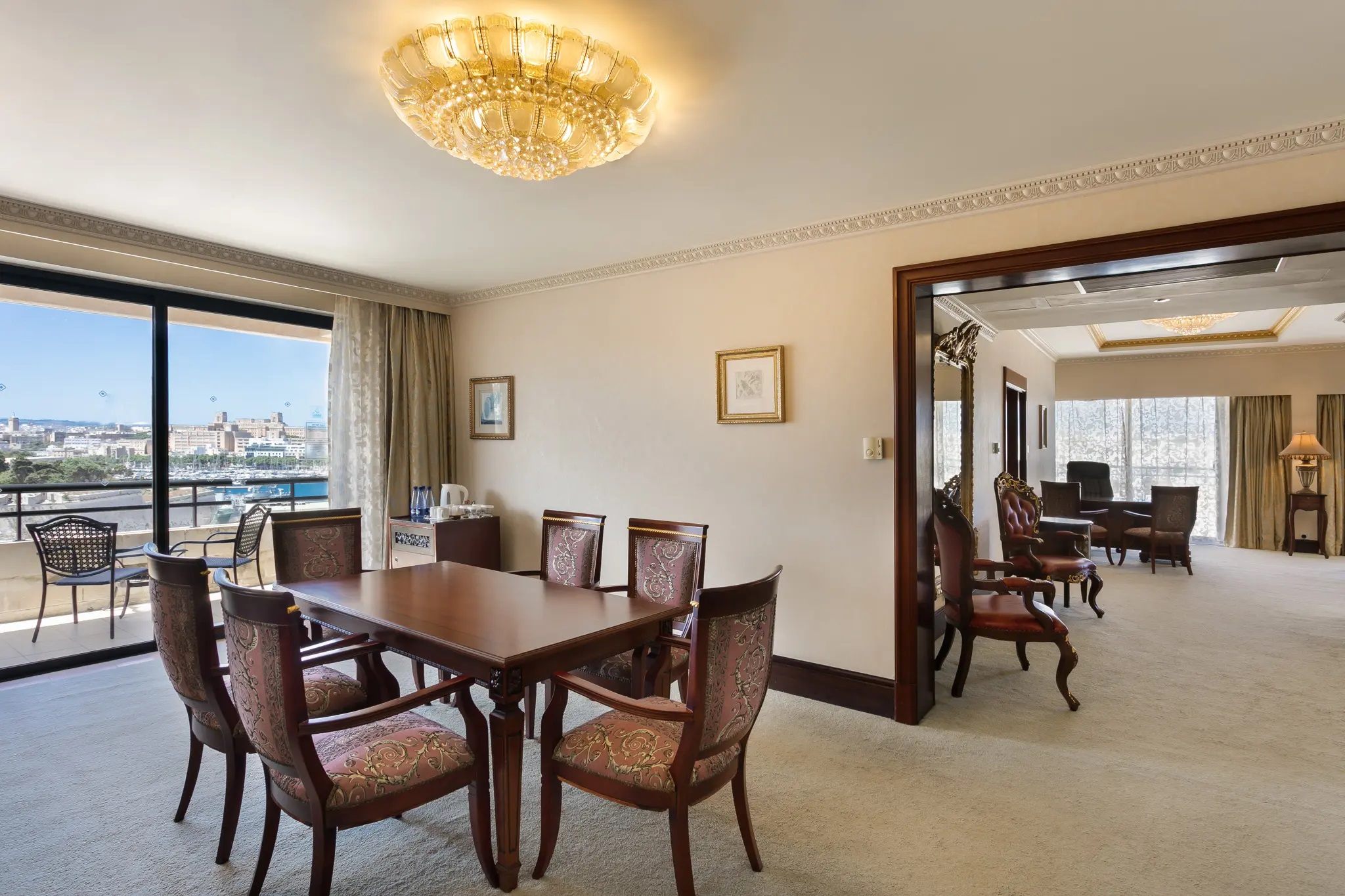 Grand Hotel Excelsior-Predsecnicki suite.jpg