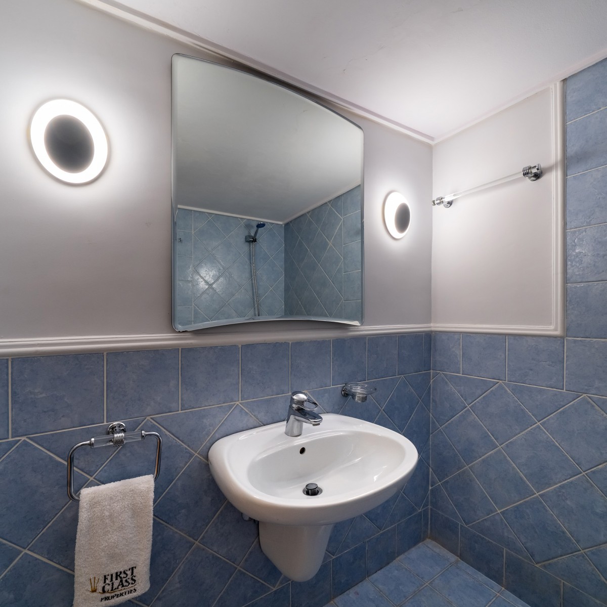 Vouliagmeni Honeymoon Suite kupatilo